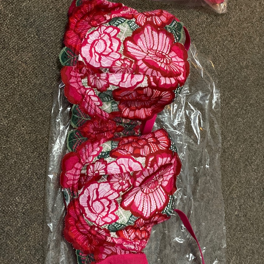 Floral lace bra